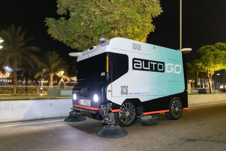 “النقل المتكامل” يطلق مركبات التنظيف الذاتي