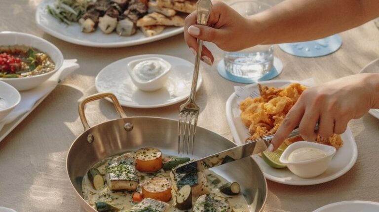 جزيرة الحديريات.. ترفيه عائلي وتجارب فريدة جزيرة الحديريات.. ترفيه عائلي وتجارب فريدة