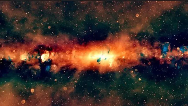 40 ألف ساعة لرسم الكون.. شاهد أدق صورة لمجرتنا بالتاريخ 40 ألف ساعة لرسم الكون.. شاهد أدق صورة لمجرتنا بالتاريخ