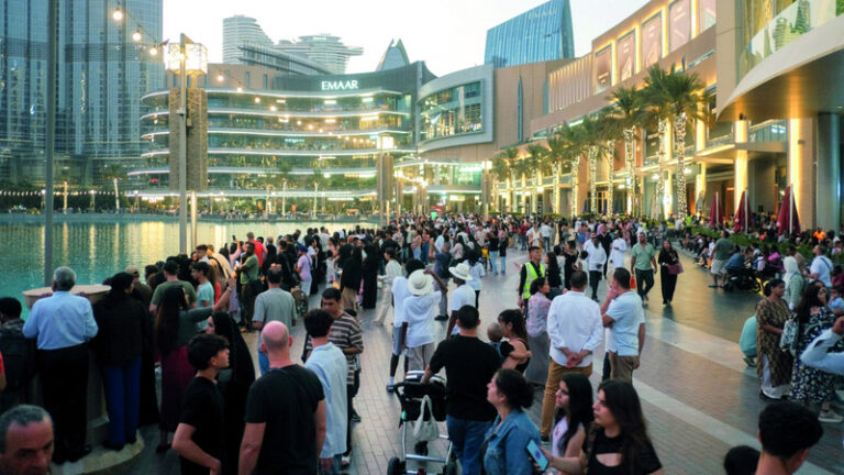 دبي تستقطب 3.86 ملايين سائح دولي في ذروة صيف 2025 دبي تستقطب 3.86 ملايين سائح دولي في ذروة صيف 2025