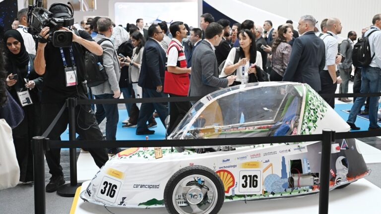 سيارة كهربائية بأنامل «إماراتية»