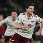 Arsenal beat Bournemouth to stay top