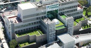 إنجاز طبي نوعي جديد في جراحة العمود الفقري… «المستشفى السعودي الألماني دبي» ينهي معاناة مريضة بعد 30 عاماً من الجنف