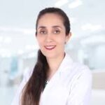 الإفراط في استخدام الشاشات لدى الأطفال: إجهاد بصري وتسارع قِصر النظر ومخاطر مستقبلية على صحة العين